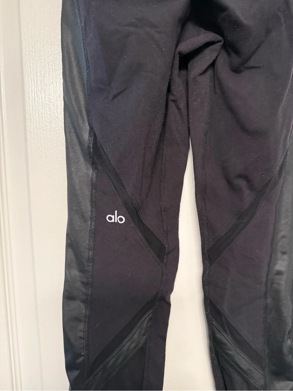 Alo Yoga XS Black Mesh Cutout Leggings High Rise Athleisure Yoga Pants